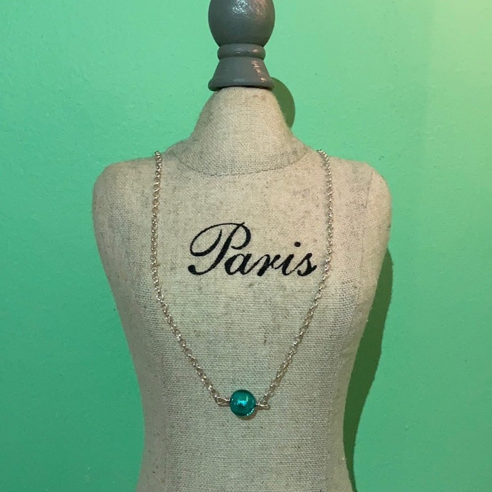 Kendra Scott necklace and earrings set